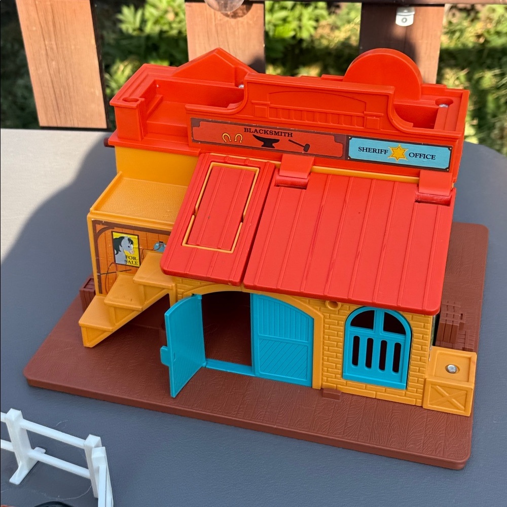 VTG Fisher Price Play Family Western Town 1982  People Horse & Accessories - Picture 4 of 11